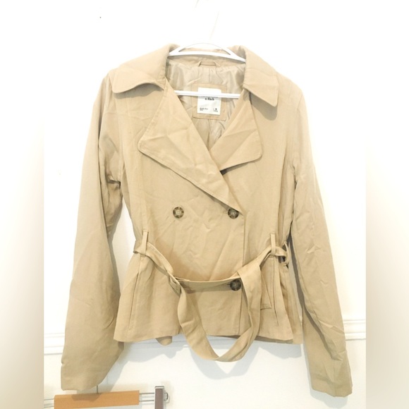 Abercrombie & Fitch Jackets & Blazers - Abercrombie nwot short tencel trench